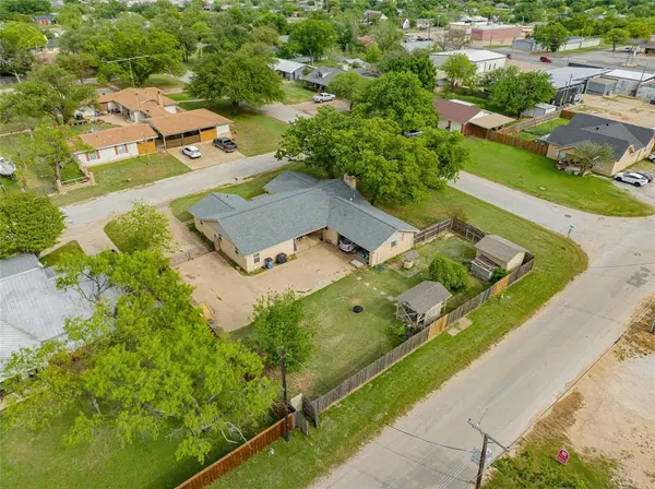 201 Westwood Street, Breckenridge, TX 76424