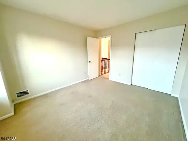 30 Willow Ci, Hamburg Boro, NJ 07419