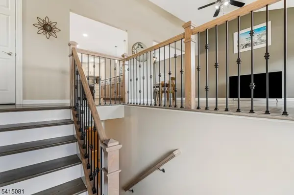 20 Hayward St, Bridgewater Twp., NJ 08805