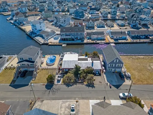 242 Evergreen Dr, Berkeley Twp., NJ 08721