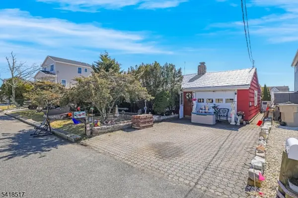 242 Evergreen Dr, Berkeley Twp., NJ 08721