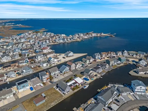 242 Evergreen Dr, Berkeley Twp., NJ 08721