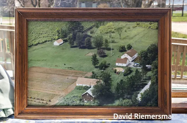 466 27th ST, Allegan Twp, MI 49010