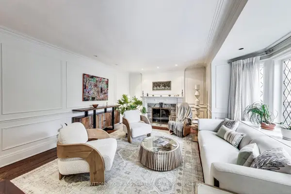 202 Forest Hill RD, Toronto C03, ON M5P 2N4