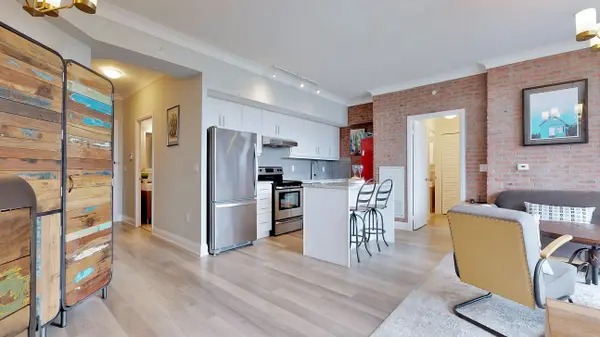 160 Vanderhoof AVE #813, Toronto C11, ON M4G 0B7