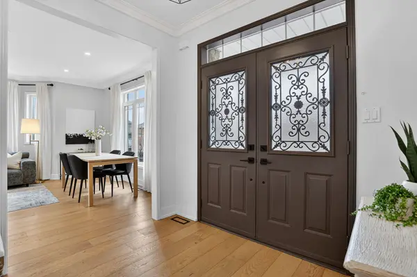 370 Strouds LN, Pickering, ON L1V 7J2