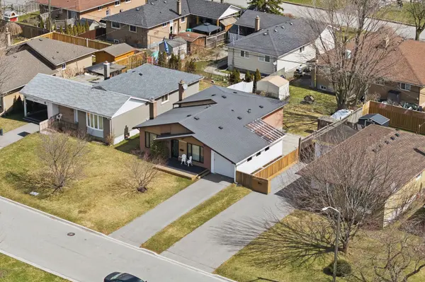 903 Naroch BLVD, Pickering, ON L1W 1T1