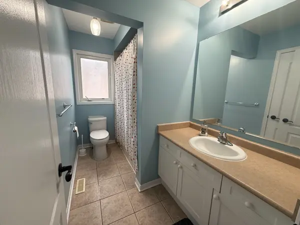 11 Barden CRES #B1, Ajax, ON L1Z 2A8