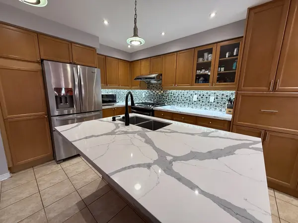 11 Barden CRES #B1, Ajax, ON L1Z 2A8