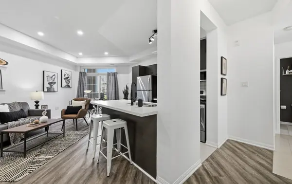 84 Aspen Springs DR #106, Clarington, ON L1C 0V3