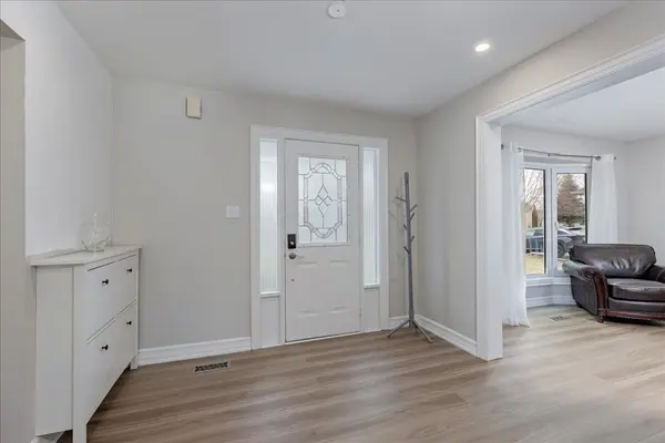 40 Chartwell CRES, Georgina, ON L4P 3N8