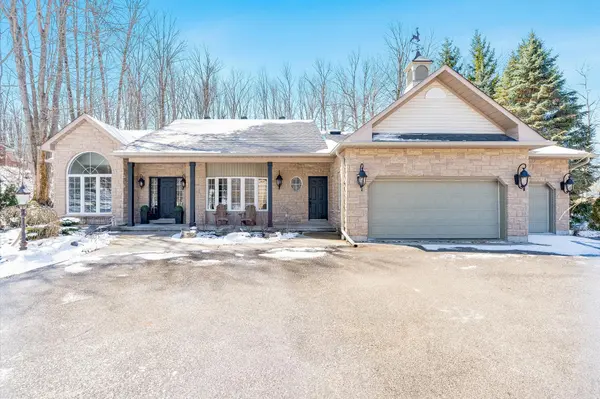 1986 Forest Valley DR, Innisfil, ON L9S 4A5