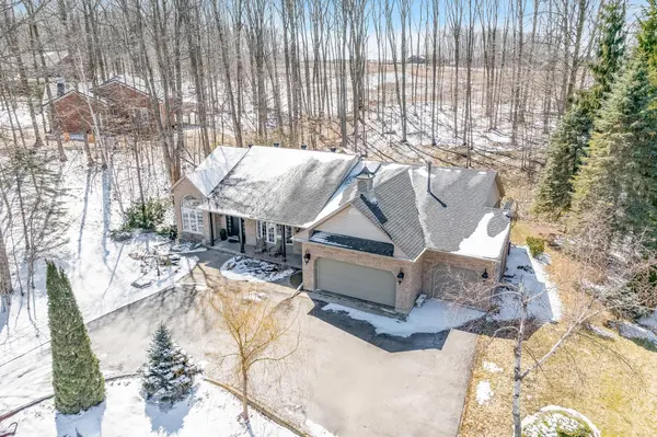 1986 Forest Valley DR, Innisfil, ON L9S 4A5