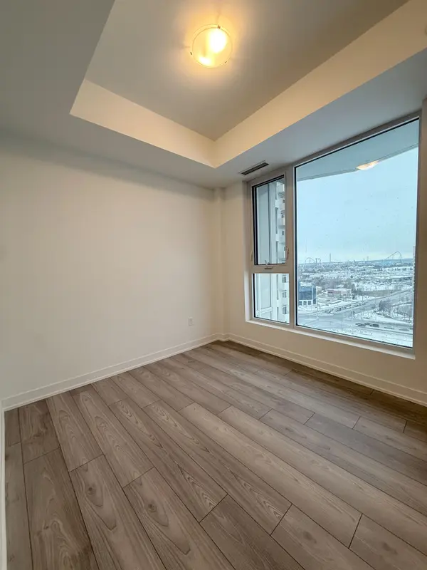 474 Caldari RD N #1304, Vaughan, ON L4K 0R5