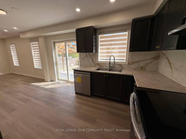 52 Stanley ST, Barrie, ON L4M 6V6