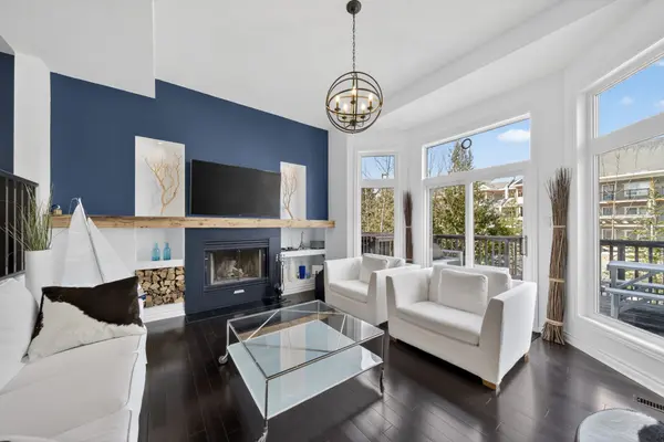 53 Lighthouse LN W, Collingwood, ON L9Y 5C8