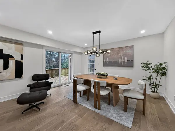 284 Woodland DR, Oakville, ON L6J 4W5