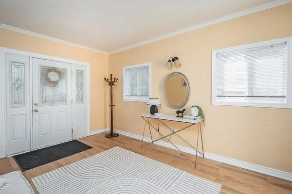 652 Ardleigh CRES, Burlington, ON L7L 4K8