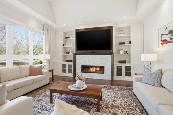 1395 Trotwood AVE, Mississauga, ON L5G 3Z7