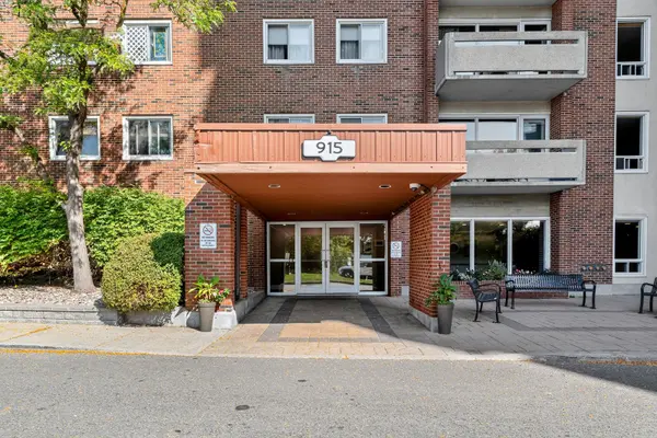 915 Elmsmere RD #304, Beacon Hill North - South And Area, ON K1J 8H8