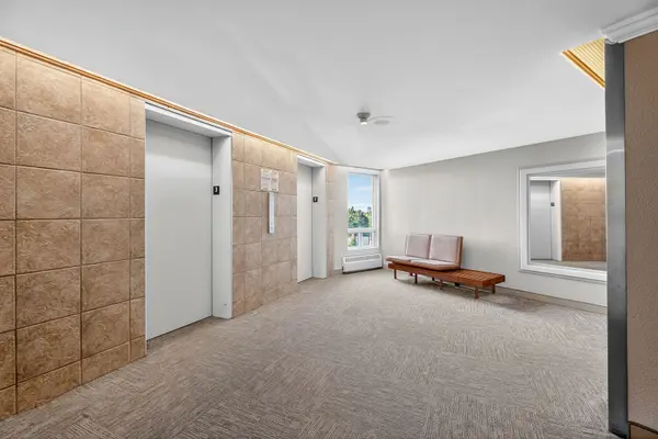 915 Elmsmere RD #304, Beacon Hill North - South And Area, ON K1J 8H8