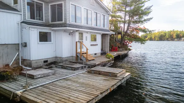 566 Hungry Bay RD W, Georgian Bay, ON L0K 1S0