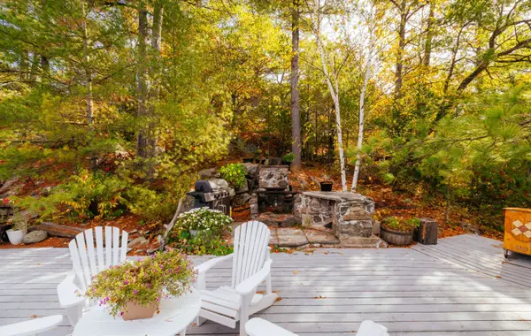 566 Hungry Bay RD W, Georgian Bay, ON L0K 1S0