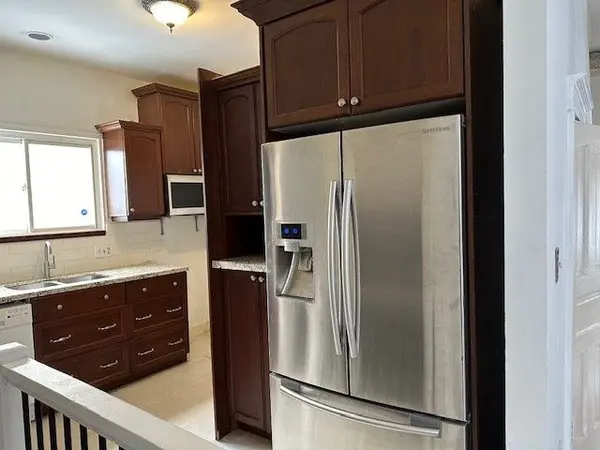 220 Waterloo ST, London East, ON N6B 2N3