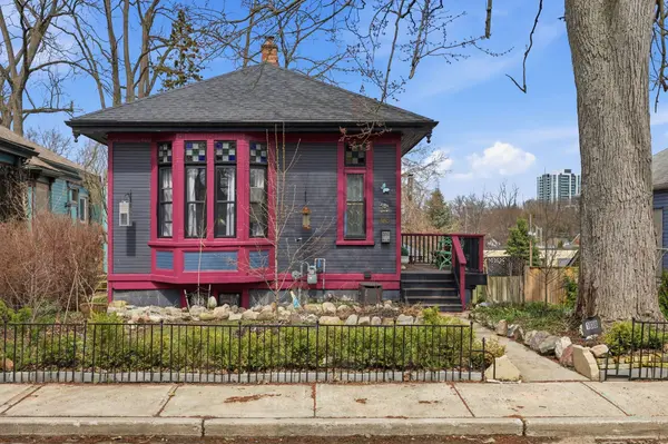 108 McClary AVE, London South, ON N6C 1P8