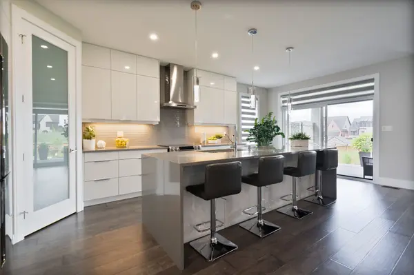 16 Foxborough PL, Thames Centre, ON N0M 2P0