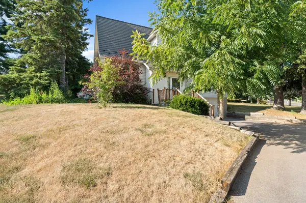 1 SLASH RD, Greater Napanee, ON K7R 2Z6