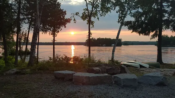 3174 + 3170 Spring LN E, Selwyn, ON K0L 2H0