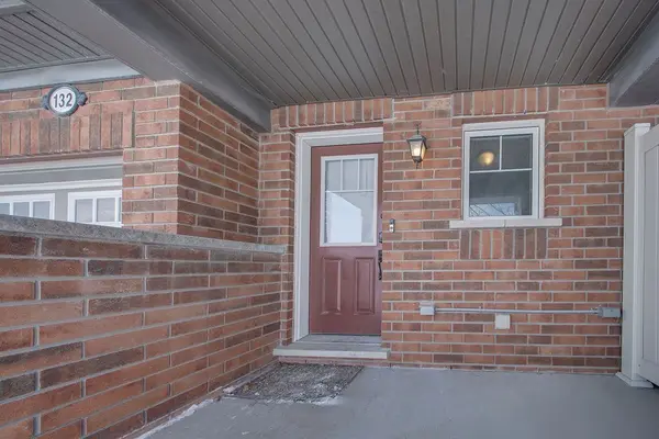 132 Conifer Creek CIR, Kanata, ON K2M 0M2