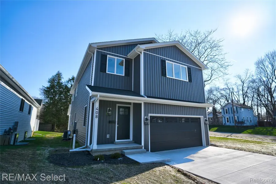 408 3rd ST, Fenton, MI 48430