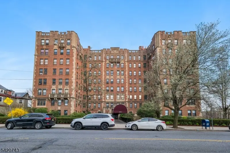 375 Mt Prospect Ave #6DW, Newark City, NJ 07104