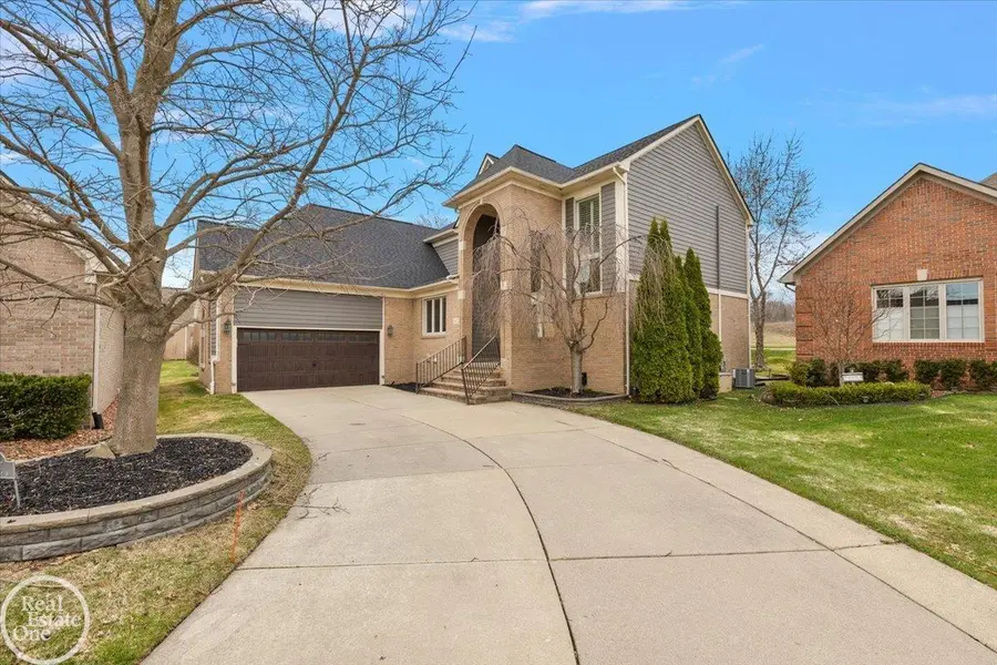59807 Glacier Ridge N. DR, Washington Twp, MI 48094