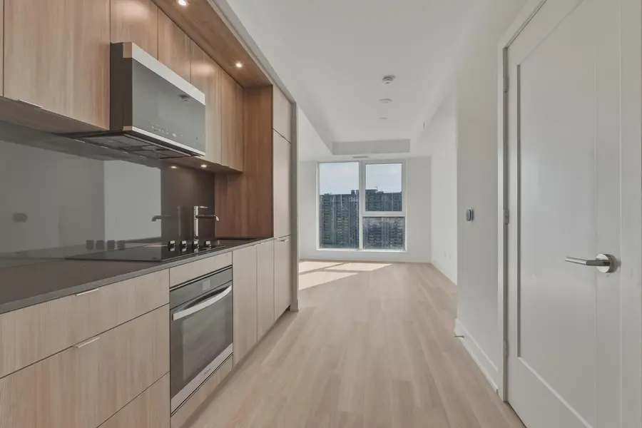 25 Cordova AVE #1507, Toronto W08, ON M9A 0E5