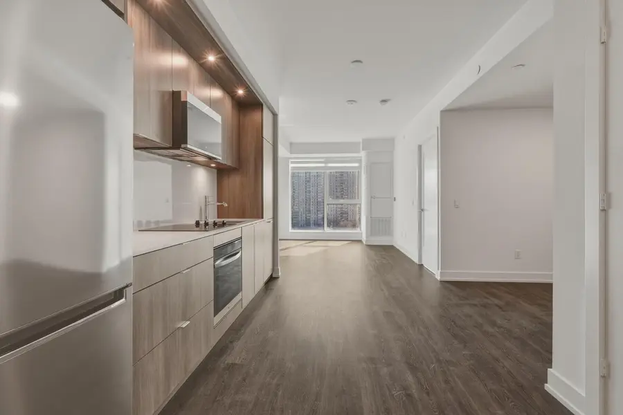 25 Cordova AVE #1010, Toronto W08, ON M9A 0E5