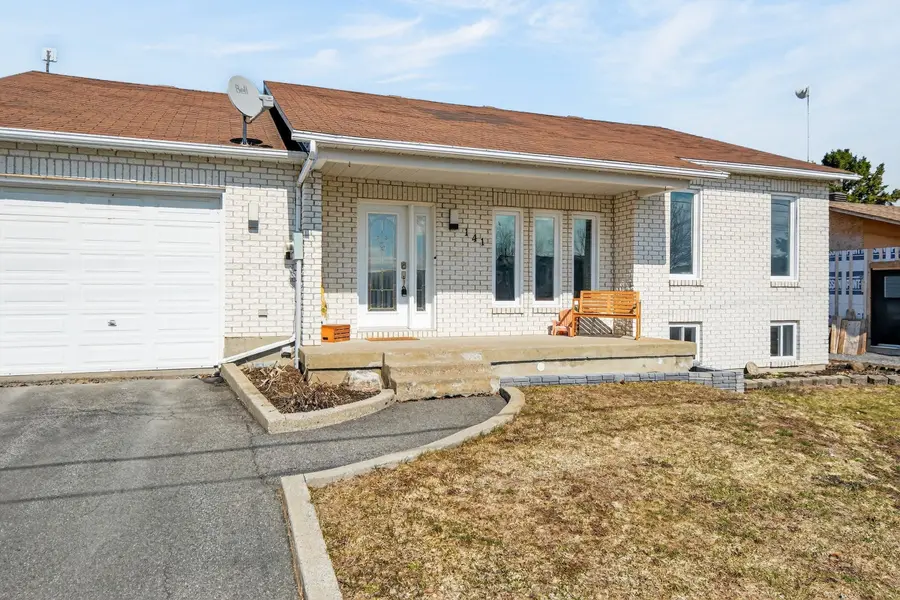 141 Jessup's Falls RD, Alfred And Plantagenet, ON K0B 1L0