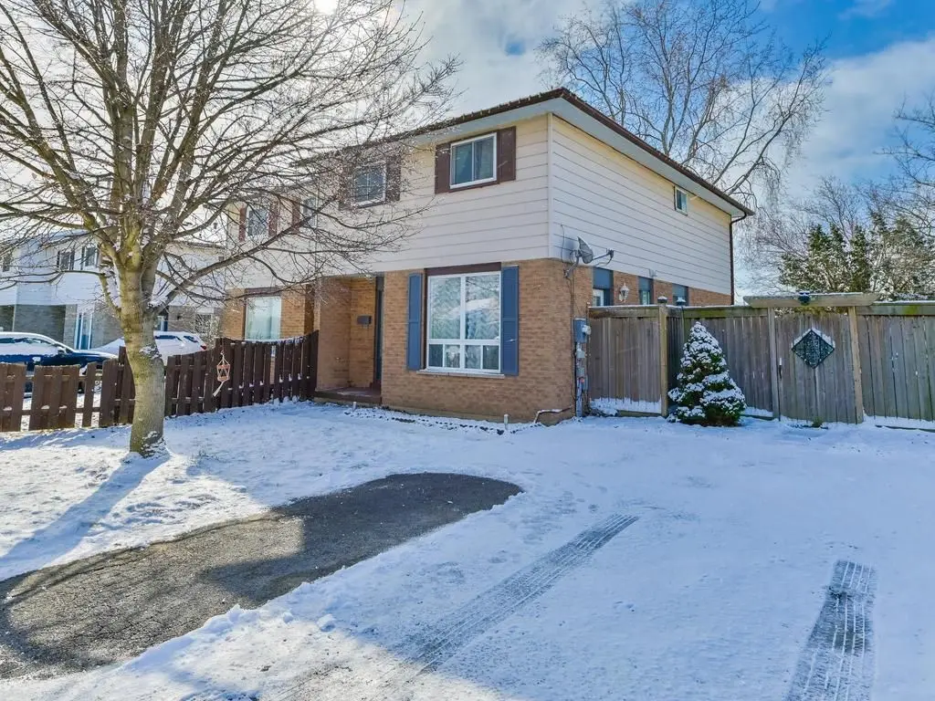 7 Loscombe DR, Clarington, ON L1C 3S8
