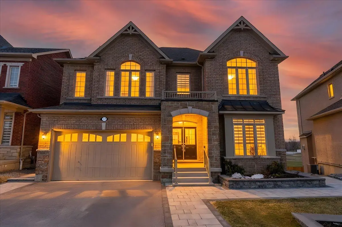 17 Sanford CIR, Springwater, ON L9X 2A8