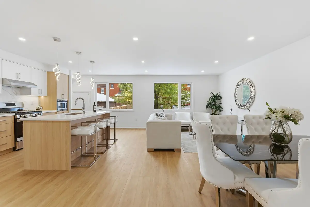 68 Westholme AVE #4, Toronto W02, ON M6P 3B8