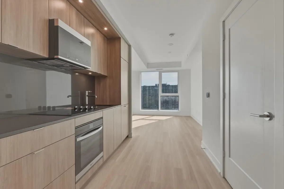 25 Cordova AVE #1507, Toronto W08, ON M9A 0E5