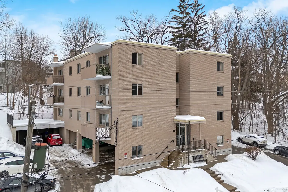 49 Park AVE #402, Halton Hills, ON L7G 3H9
