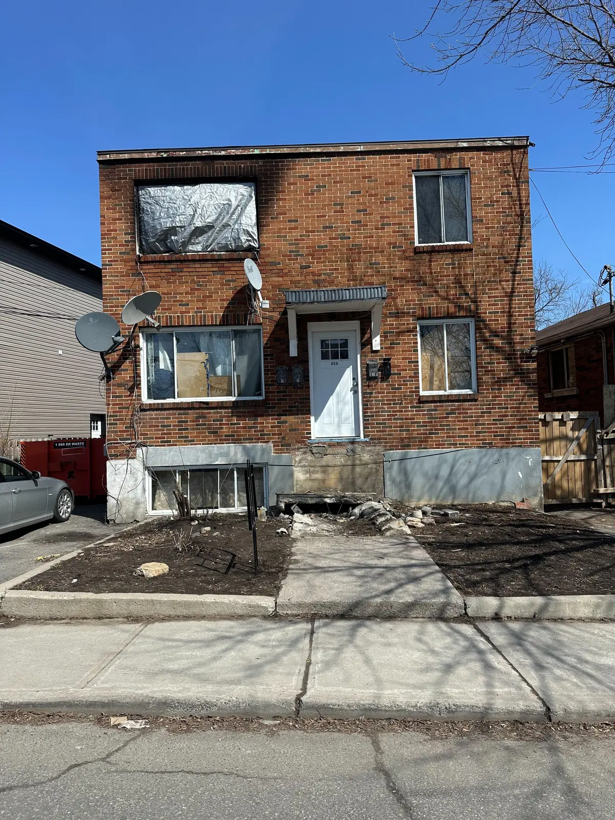 255 Granville ST, Vanier And Kingsview Park, ON K1L 6Z3