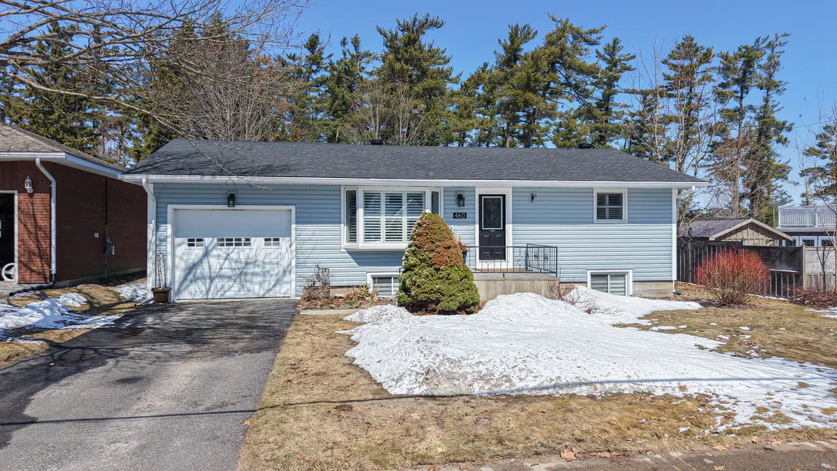 460 Phillip ST E, Gravenhurst, ON P1P 1M4