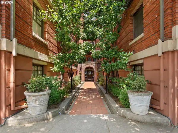 1829 NW LOVEJOY ST #104, Portland, OR 97209