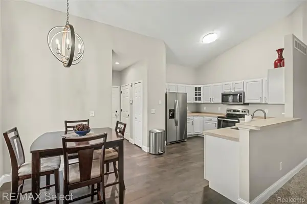 13024 Harbor Landings DR #3, Fenton Charter Township, MI 48430