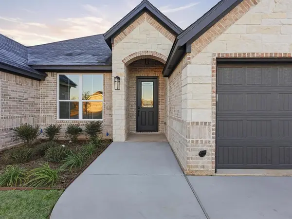 1486 Highland Park Circle, Granbury, TX 76048