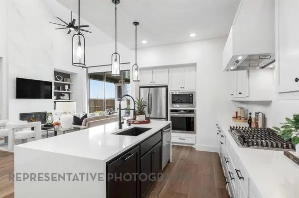 4303 Silver Spur Court, Aubrey, TX 76227